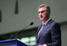 Plenković: Hrvatska povećala ulaganja za Hrvate izvan domovine na rekordnih 203 milijuna eura Plenković okupio hrvatsku Petorku iz BiH: Poslana jasna poruka pred izbore u listopadu