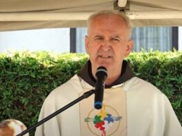 Fra Jozo Grbeš emotivno se oprostio od Julienne Bušić: “Hrvatska joj mnogo duguje”